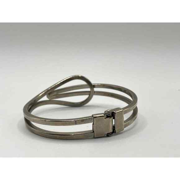 Interconnecting Silver-Tone Artisan Hinged 2.5 Inch Wide Bracelet! - Picture 5 of 7